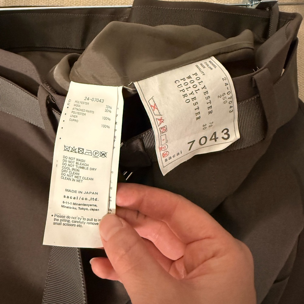 Sacai - Belted Satin Trimmed cady wide-legged pants - Picture 15 of 15